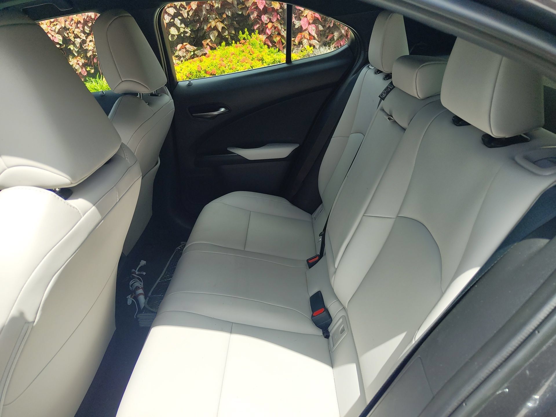 Used 2025 Lexus UX 300h FWD w/ Accessory Package (Z2) image 25