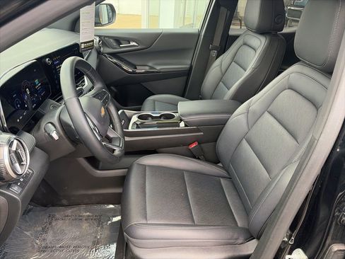 Used 2025 Chevrolet Equinox LT w/ Convenience Package II image 13