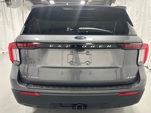 Used 2025 Ford Explorer Active image 6