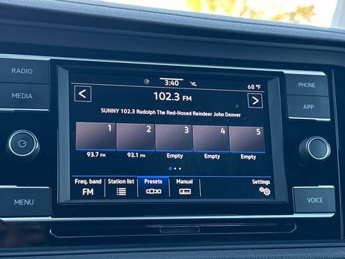 Certified 2023 Volkswagen Jetta Sport image 17