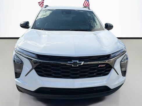 Used 2024 Chevrolet Trax RS w/ Driver Confidence Package FWD image 2