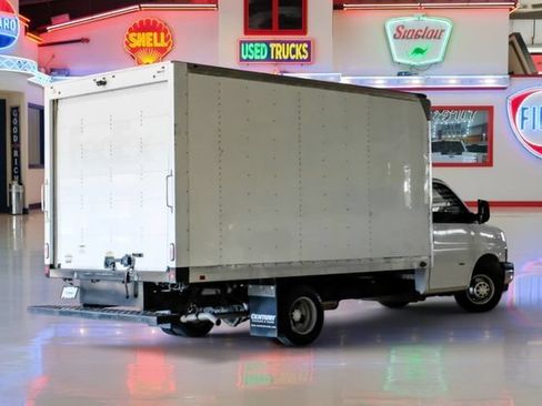 Used 2021 Chevrolet Express 3500 w/ Power Convenience Package RWD image 3