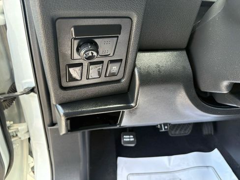 Used 2011 Nissan Rogue SV FWD image 42