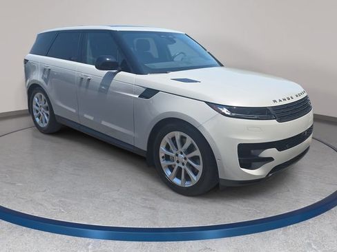 Used 2025 Land Rover Range Rover Sport AWD/4WD image 4