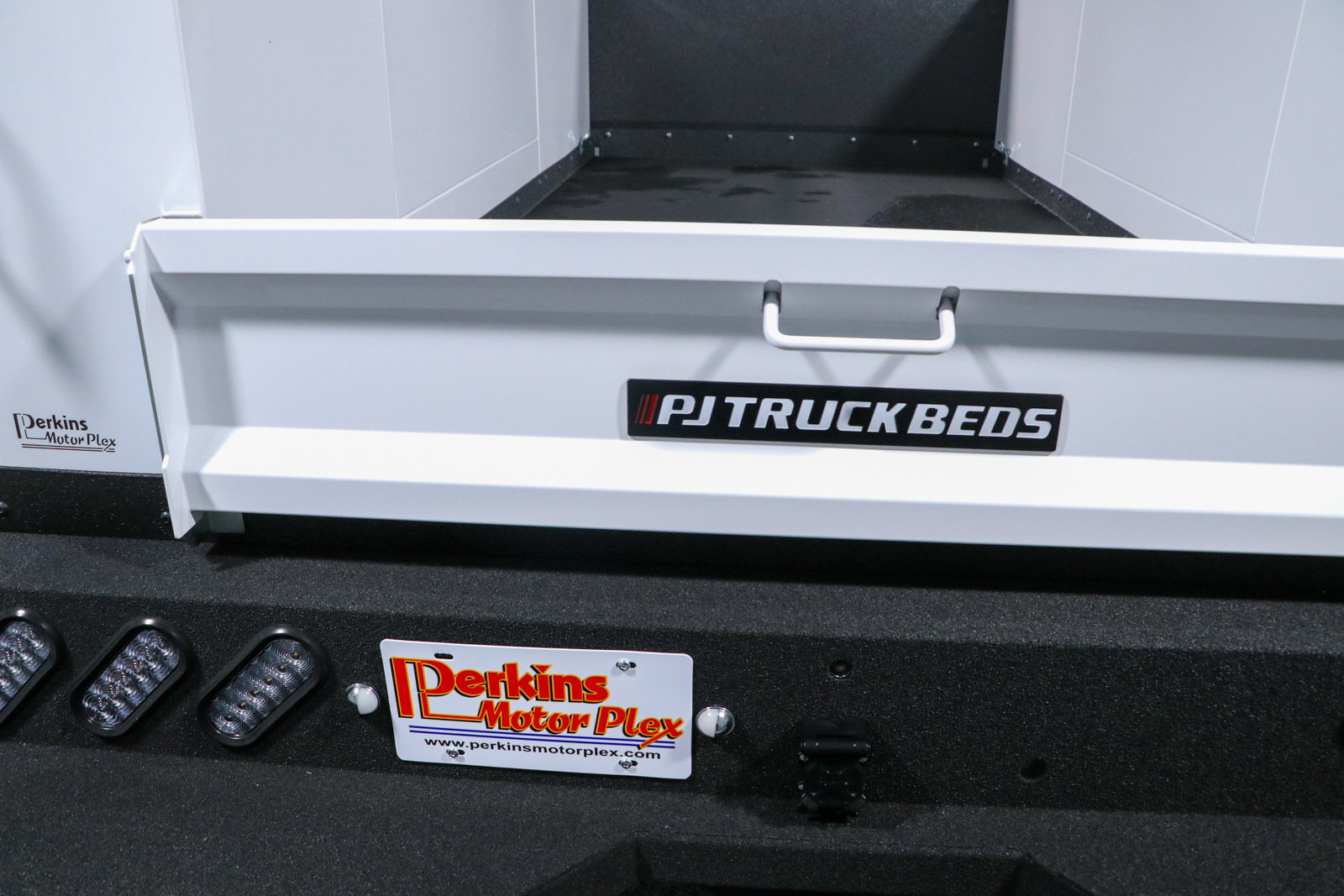 Used 2023 Chevrolet Silverado 2500 LT w/ Convenience Package AWD/4WD image 9