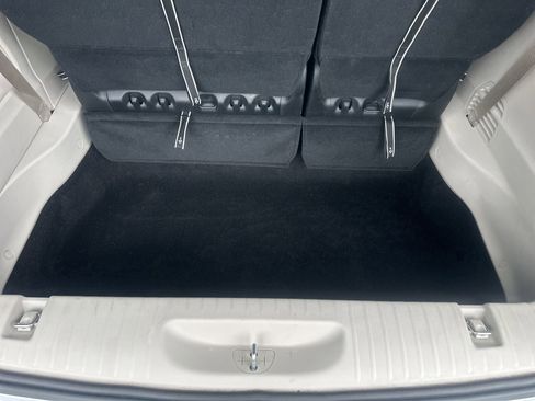 Used 2024 Chrysler Voyager LX FWD image 16