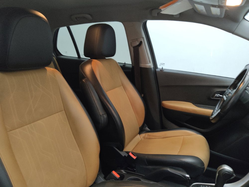 Used 2018 Chevrolet Trax LT w/ LT Convenience Package FWD image 21