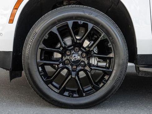 Used 2025 Chevrolet Tahoe LS RWD image 15