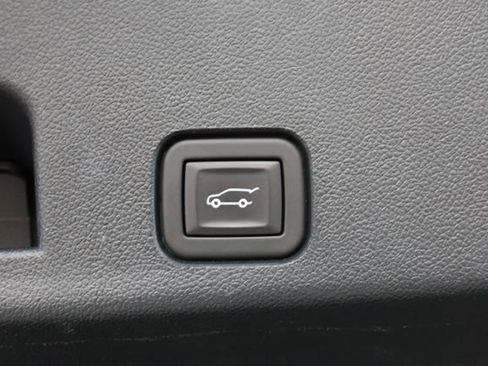 Used 2024 Chevrolet Traverse LT AWD/4WD image 30