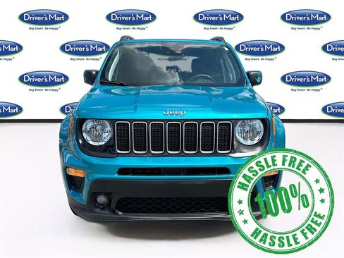 Used 2022 Jeep Renegade Latitude AWD/4WD image 2