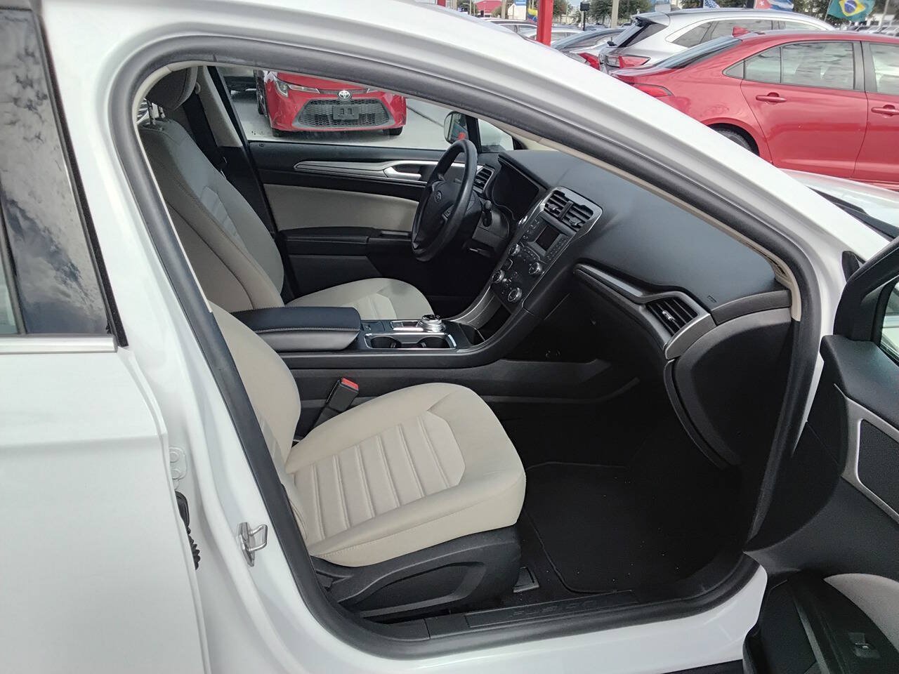 Used 2020 Ford Fusion S FWD image 5