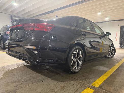 Used 2019 Kia Forte LXS FWD image 4