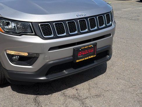 Used 2018 Jeep Compass Latitude w/ Popular Equipment Group AWD/4WD image 4