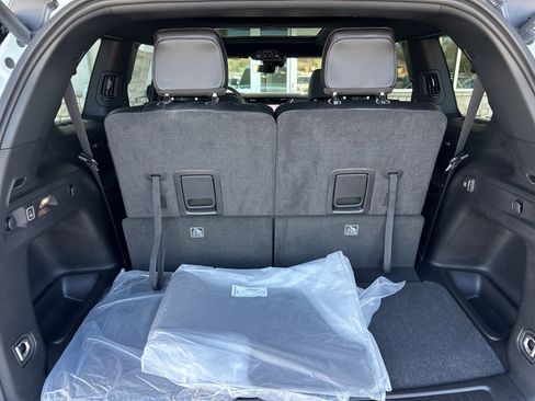 New 2025 Jeep Grand Cherokee L Limited w/ Luxury Tech Group II image 14