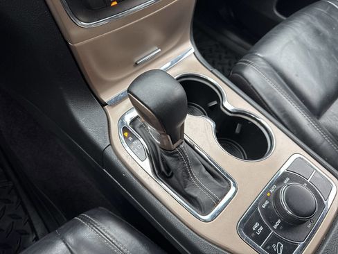 Used 2016 Jeep Grand Cherokee Limited AWD/4WD image 25