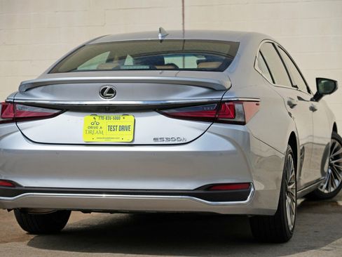 Used 2025 Lexus ES 300h w/ Accessory Package (Z1) FWD image 5