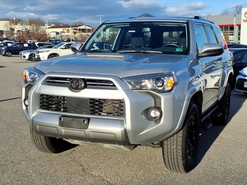 Certified 2023 Toyota 4Runner TRD Off-Road image 9