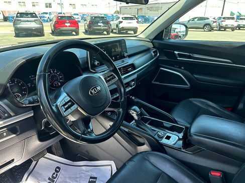 Used 2020 Kia Telluride S w/ S 8 Passenger Seating Package FWD image 9