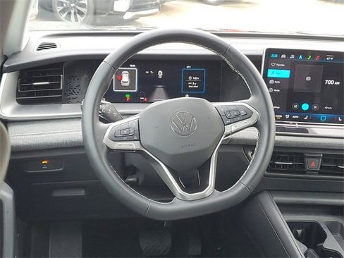 Used 2025 Volkswagen Tiguan S image 11