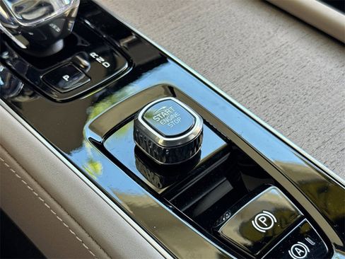 New 2026 Volvo XC90 B6 Plus w/ Protection Package Premier image 23