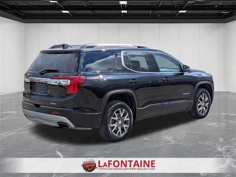 Used 2023 GMC Acadia SLE w/ Driver Convenience Package image 5