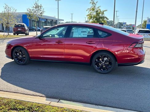 Used 2025 Honda Accord SE image 5