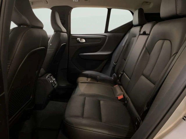 Used 2025 Volvo XC40 B5 Plus AWD/4WD image 21
