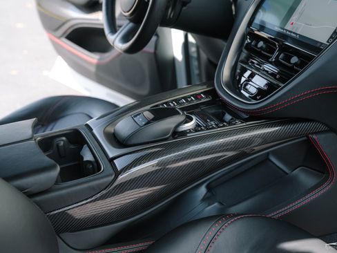 Used 2021 Aston Martin DBX image 7