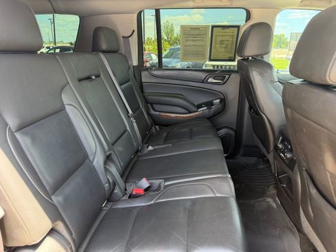 Used 2015 Chevrolet Suburban LTZ RWD image 29