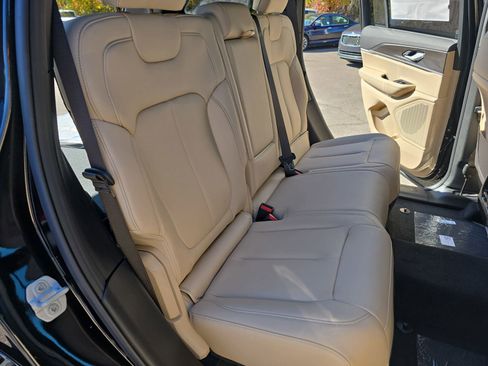 New 2025 Jeep Grand Cherokee Limited w/ Black Appearance Package RWD image 11