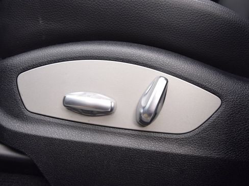 Used 2021 Porsche Macan image 29