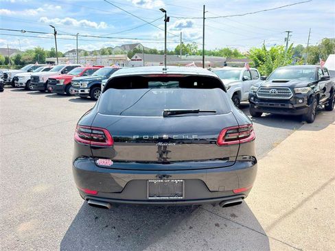 Used 2018 Porsche Macan AWD/4WD image 3
