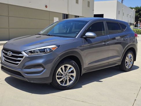Used 2017 Hyundai Tucson SE w/ Cargo Package FWD image 1