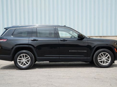 Used 2021 Jeep Grand Cherokee L Laredo w/ Luxury Tech Group I AWD/4WD image 10