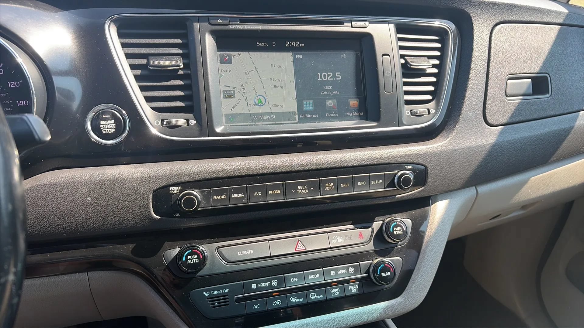 Used 2016 Kia Sedona SX FWD image 19