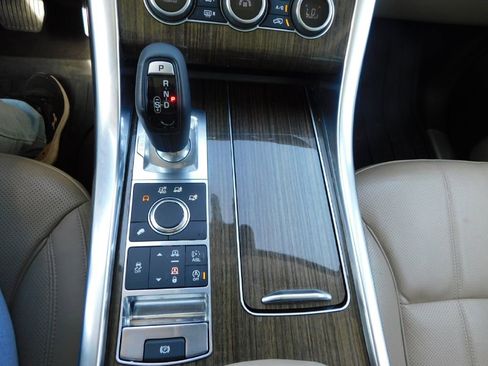 Used 2016 Land Rover Range Rover Sport HSE image 40