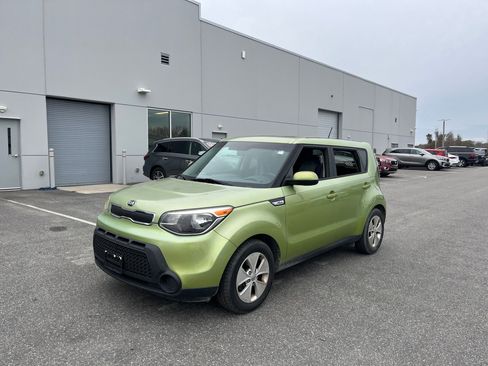 Used 2016 Kia Soul Base image 3