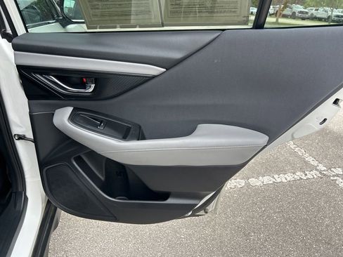 Used 2025 Subaru Outback Premium AWD/4WD image 44