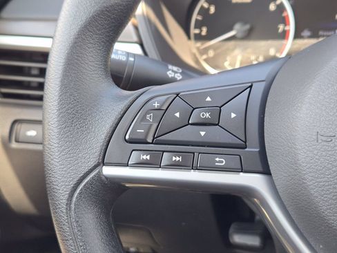 Used 2025 Nissan Altima 2.5 SV FWD image 23