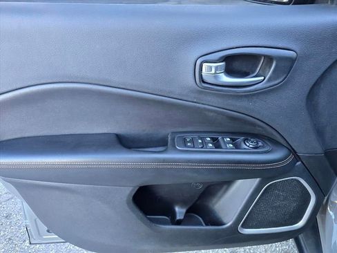 Used 2021 Jeep Compass Limited image 9