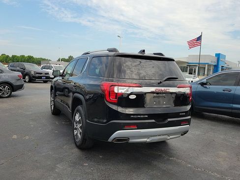 Used 2023 GMC Acadia SLT AWD/4WD image 4