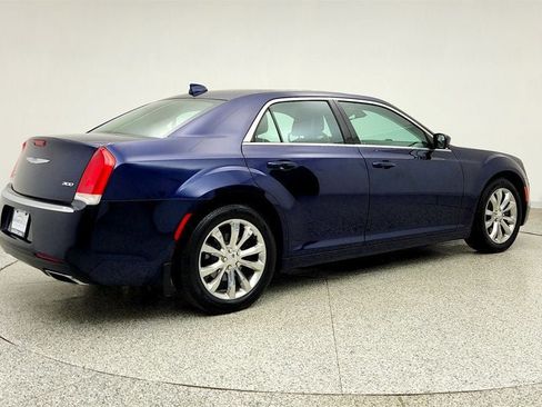 Used 2017 Chrysler 300 Limited w/ Value Package AWD/4WD image 5
