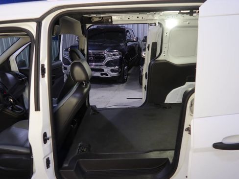 Used 2018 Ford Transit Connect XL image 19