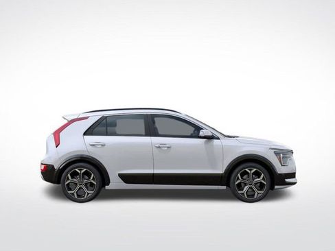Used 2024 Kia Niro EX Touring FWD image 8