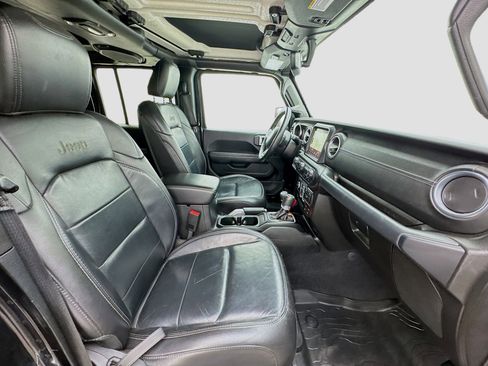 Used 2019 Jeep Wrangler Unlimited Sahara w/ Quick Order Package 24M Moab AWD/4WD image 20