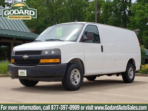 Used 2018 Chevrolet Express 2500 w/ Driver Convenience Package RWD image 1