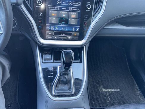 Used 2024 Subaru Outback Premium AWD/4WD image 19