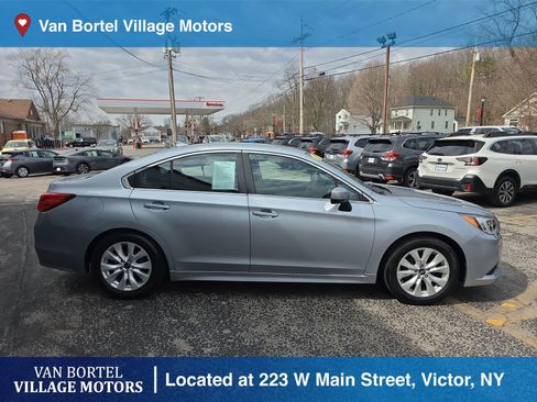 Used 2017 Subaru Legacy 2.5i Premium image 4