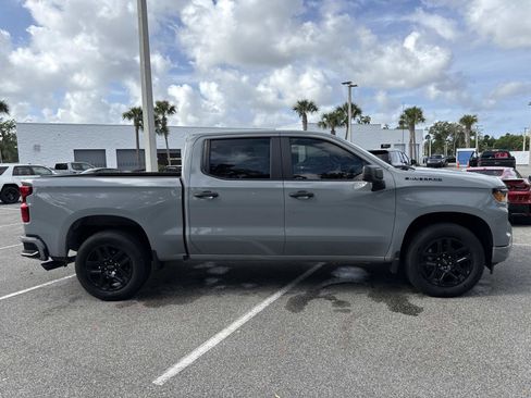 Used 2024 Chevrolet Silverado 1500 Custom w/ Dark Appearance Package image 2