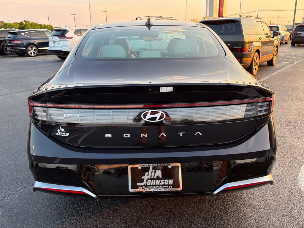 Used 2025 Hyundai Sonata SEL FWD image 5